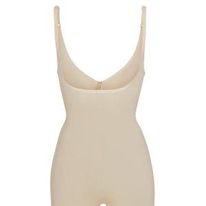 NWT Skims Sheer Sculpt Bodysuit Tan
